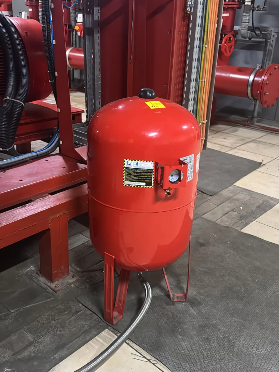 Membranlı basınç tankı