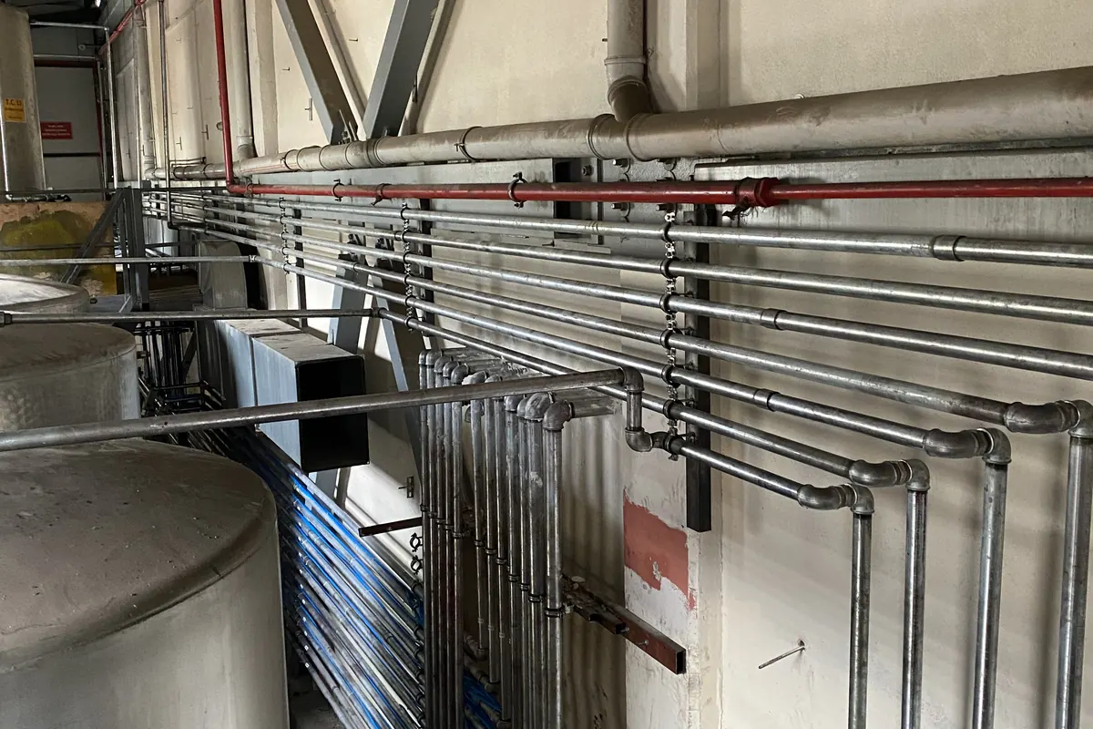 Proses tankları ve bağlı boru hatları